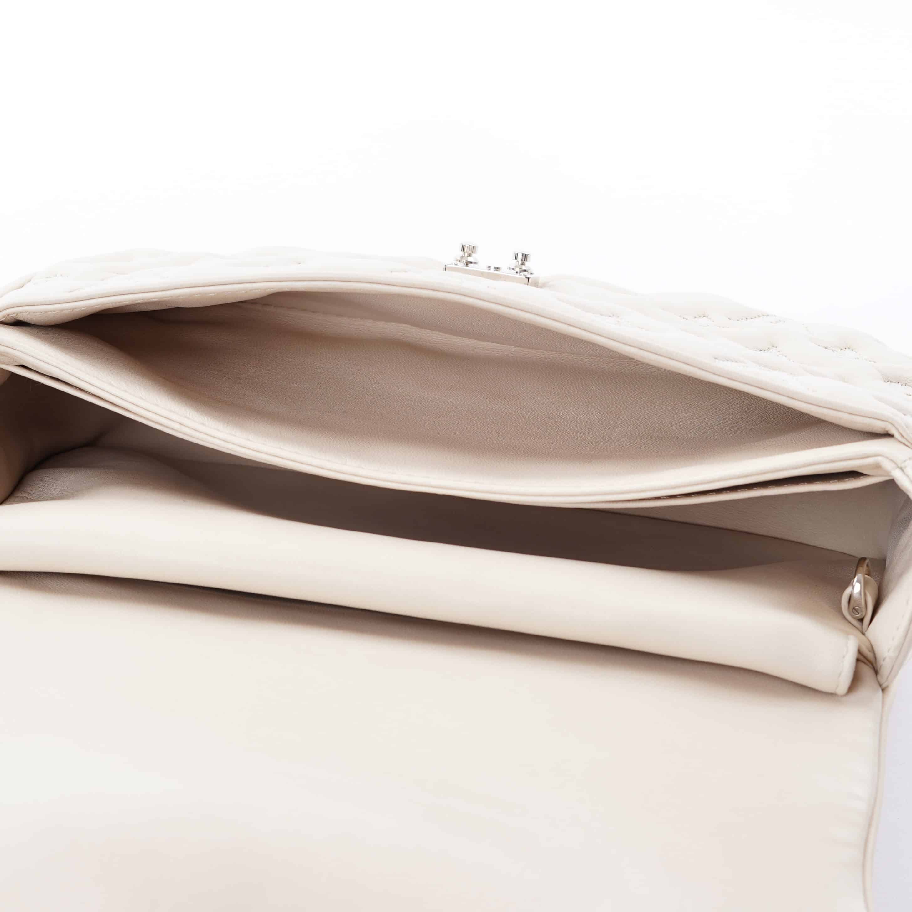 Mama Broderies Ivory Louis Vuitton
